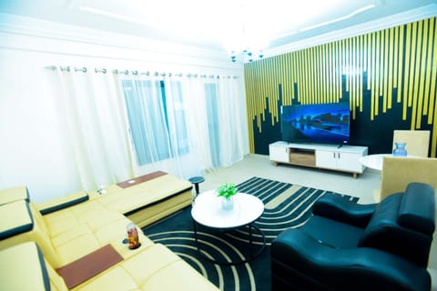 Communal lounge/ TV room, TV and multimedia, Living room