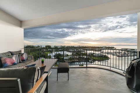 Anchor Point Penthouse 3BR with Marina Views - Pool - BBQs Apartment in Darwin