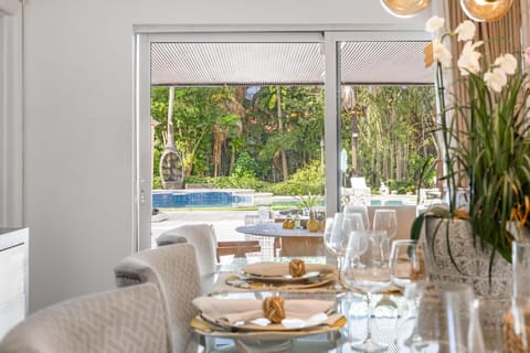 Dining area, Garden view, Pool view