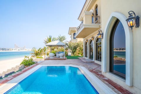 Property building, Day, Natural landscape, View (from property/room), Balcony/Terrace, Beach, Pool view, Sea view, Swimming pool, Swimming pool, sunbed