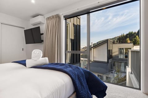 Luxury Away - Aurora Vista House in Queenstown