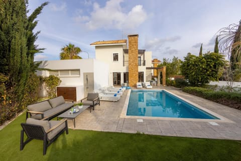 Property building, Patio, Natural landscape, Garden, Garden view, Pool view, Swimming pool, sunbed