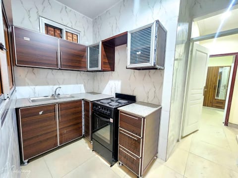 Kitchen or kitchenette, kitchen