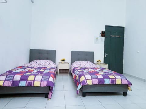 Warmy Homestay Bed and Breakfast in Perak Tengah District