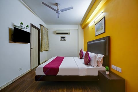 Bed, TV and multimedia, Photo of the whole room, Bedroom, air conditioner