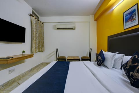 Bed, TV and multimedia, Bedroom, air conditioner