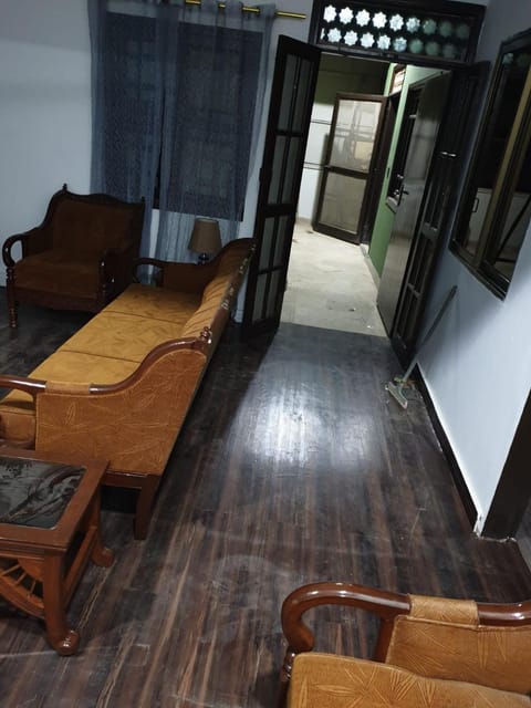 best place to spend your time Bed and Breakfast in Karachi