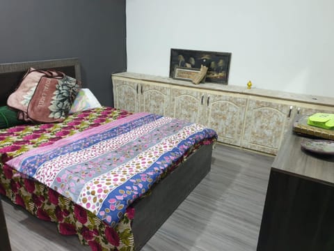 best place to spend your time Bed and Breakfast in Karachi