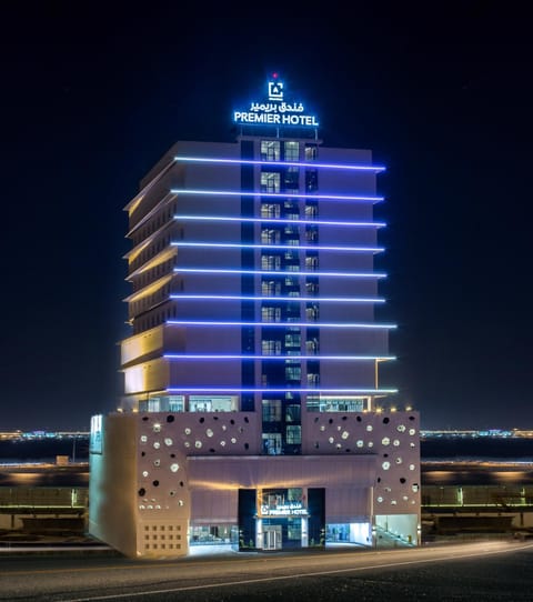 Property building, Property building, Facade/entrance, Night