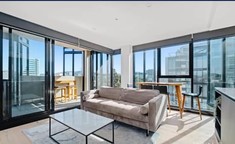 City-Views-Stylish-2bed2bath Apartment in Canberra