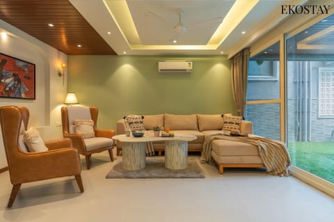 Living room, Seating area, air conditioner