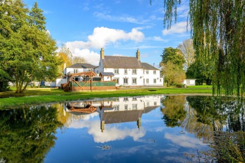 Property building, Garden view, Lake view