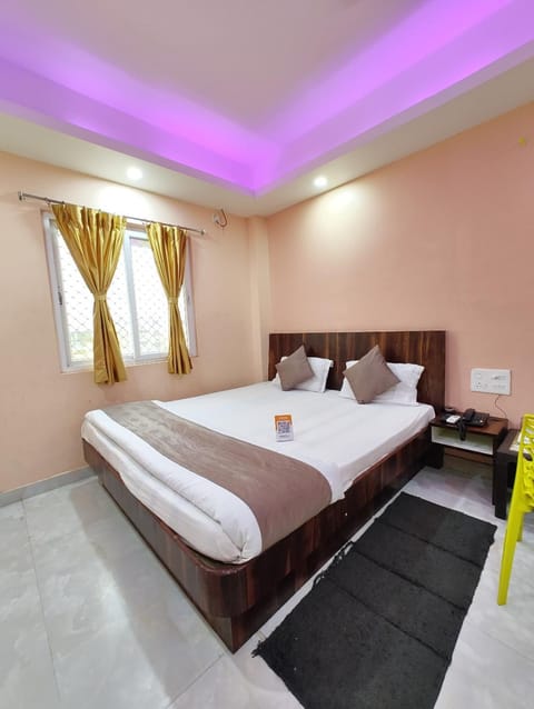 Hotel Aradhya Puri - Luxury Room with Sea View - Prime Location with Parking Facilities Bed and Breakfast in Puri