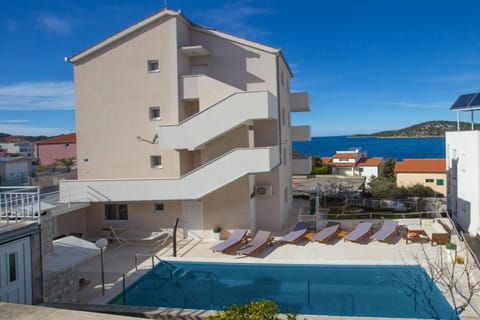 Pool view, Swimming pool