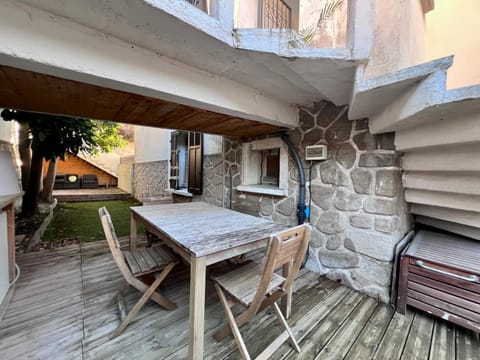 Patio, Dining area