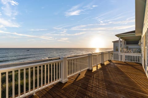 3 Bedroom oceanfront house with amazing views! House in Oak Island