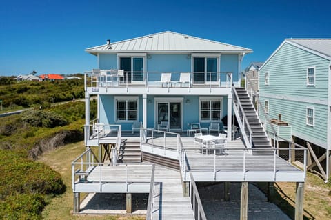 Modern Luxury Oceanfront 4BR Beach House Casa in Oak Island