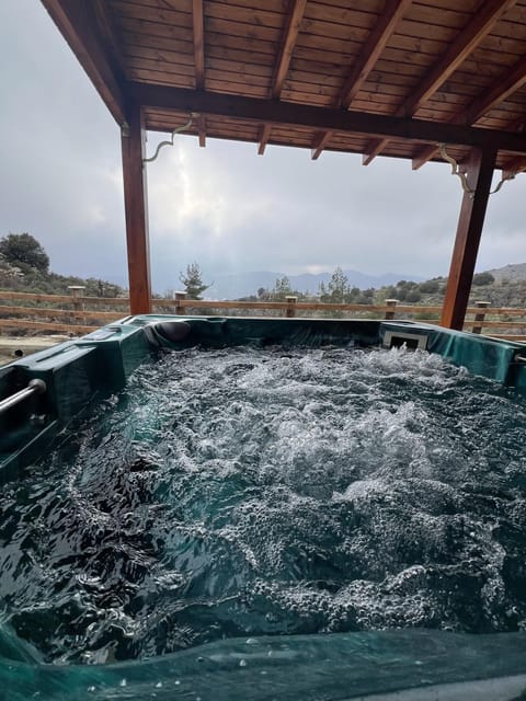 Hot Tub, Mountain view