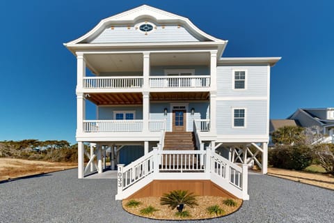 Beach Hunters House in Holden Beach