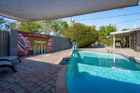 Basketball Court & Heated Pool, 1 Mi To Old Town! House in Scottsdale