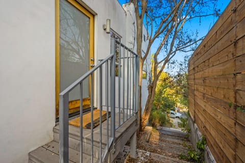 Peaceful Tranquility w Nature Casa in Eagle Rock