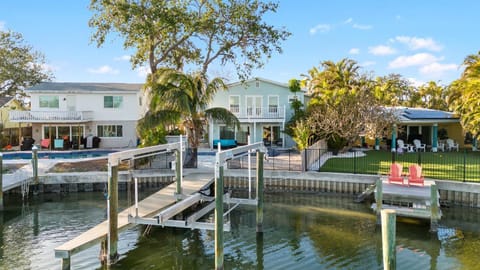 Luxury-4 Primary Bedrooms-Waterfront-King Beds House in Indian Rocks Beach