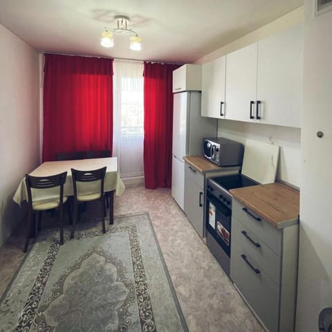 Комфортная квартира у Кульджинского тракта Apartment in Almaty