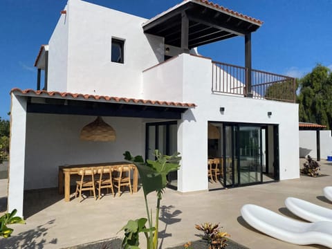 Modern villa with private pool in La Oliva Chalet in Lajares