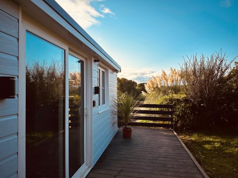 Property building, Day, Garden, Garden view