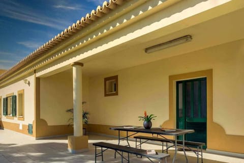 Quinta Amoreira paradise for adults Farm Stay in Carvoeiro