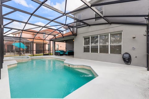 Luxurious 6 Bedroom Villa with Private Pool and Game Room House in Kissimmee