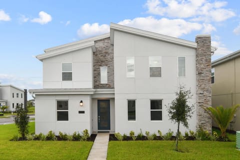 9 Bed Home Themed Rooms Pool Storey Lake House in Kissimmee