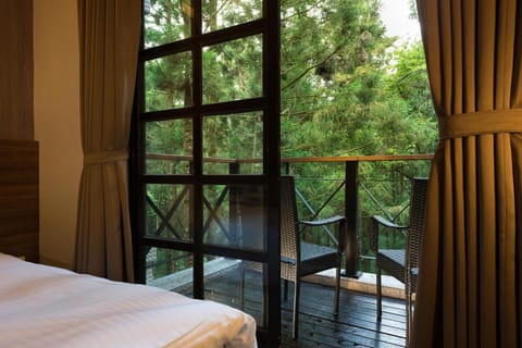 View (from property/room), Balcony/Terrace, Bedroom