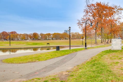 Steps to Lincoln Park Spacious Apt in Jersey City Apartment in Kearny