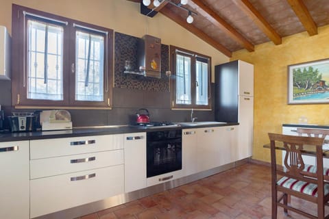 Property building, Kitchen or kitchenette, Living room
