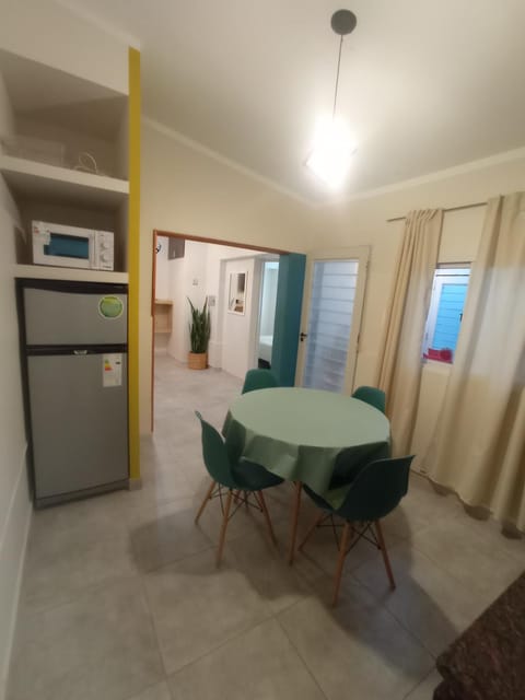 Kitchen or kitchenette, Dining area, pet friendly