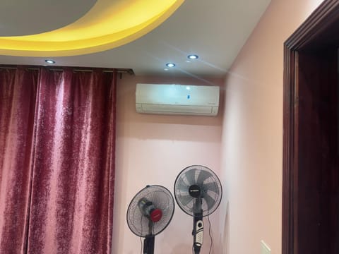 Cozy three bedrooms apartment Apartment in New Cairo City