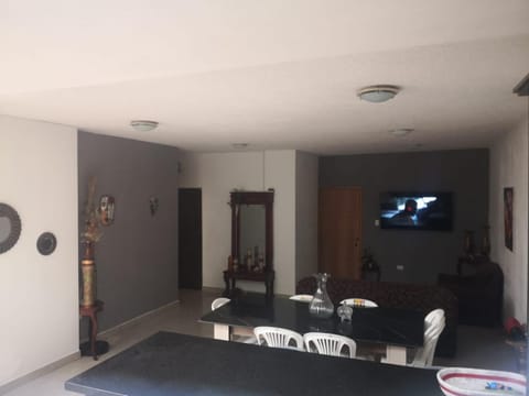 TV and multimedia, Seating area, Dining area