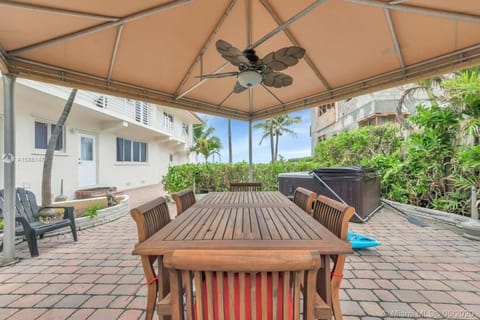 Oceanfront Private Beach House House in Hollywood Beach