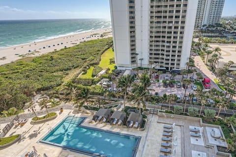 Amrit Resort - 2 BR Oceanfront Condo - New House in Riviera Beach