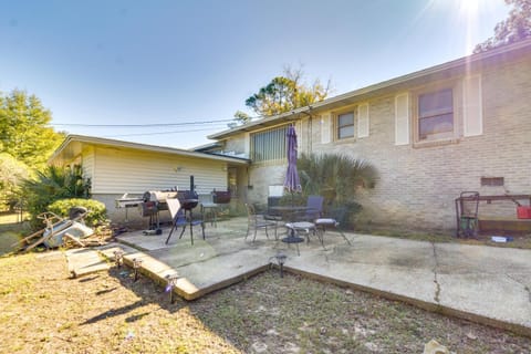 Home with Patio and Games Near Dtwn Pensacola! House in Pensacola