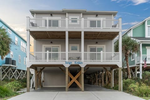 King's Kraken House in Oak Island