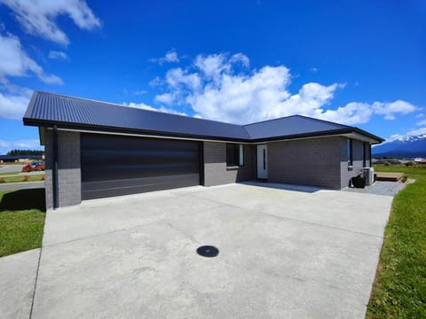 Mountain View Getaway House in Te Anau