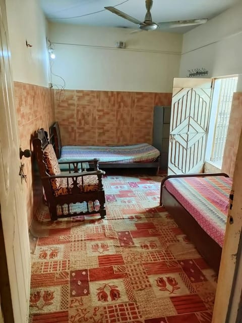 Stargate guest house ONLY FOR MALE Bed and Breakfast in Karachi