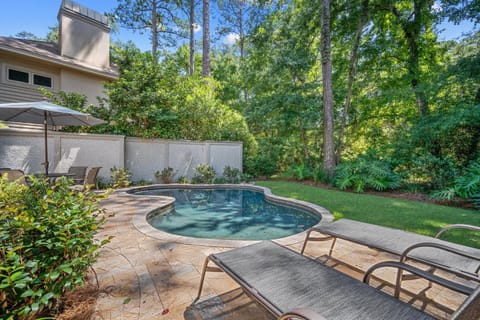 Wonderful luxury vacation home 4 BR home w private pool Stainless steel appliances Open kitchen House in Hilton Head Island