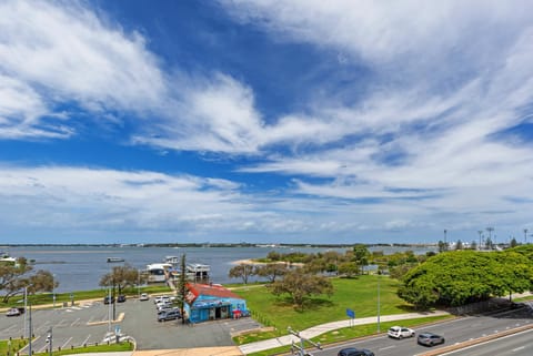 Broadwater view in southport 1b Apartment in Main Beach