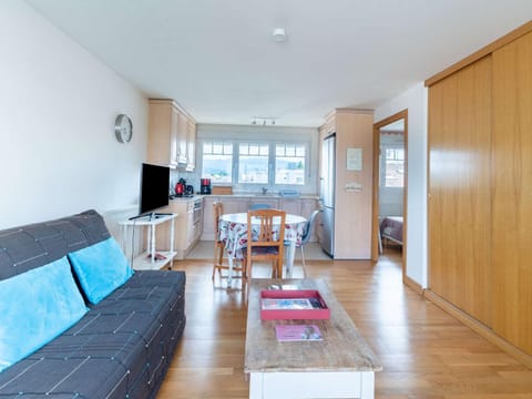 Appartement Hendaye, 2 pièces, 4 personnes - FR-1-2-302 Condo in Hendaye