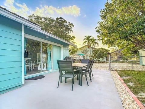 Bring Your Boat! Updated Home Close to 3 Beaches House in Iona