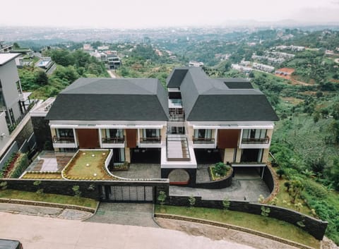 Property building, Day, Bird's eye view