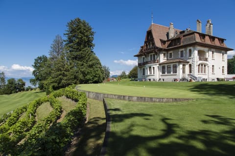 Facade/entrance, View (from property/room)